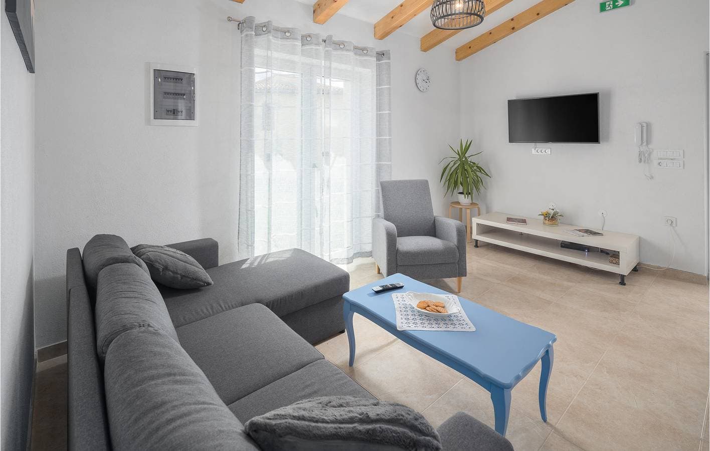 Foto 8 von 35: Charmante 70 m² große Wohnung mit Terrasse, WLAN und Parkplatz in der Nähe des Stadtzentrums von Anzici