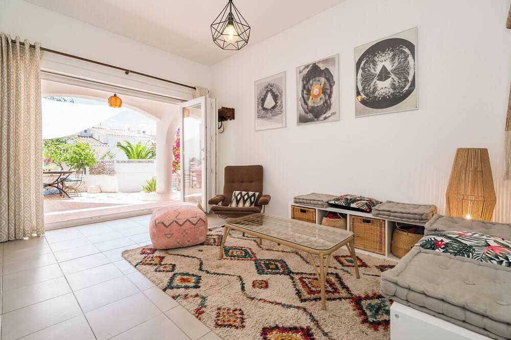 Boho Beach House & Garden: Secluded Location, Seconds to the Beach 1