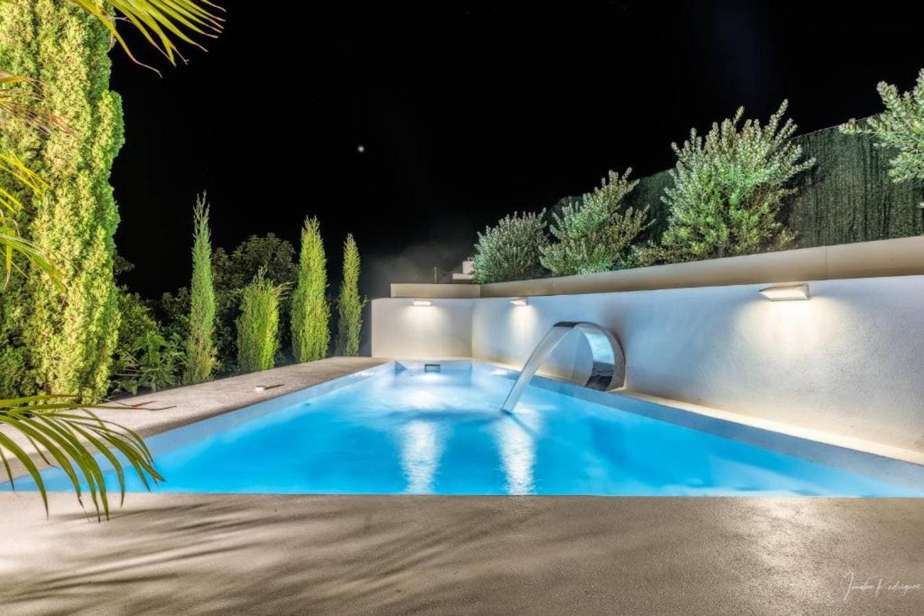 Foto 3 von 44: Ferienhaus "Bayton House" mit Berg- und Gartenblick, privatem Pool und WLAN