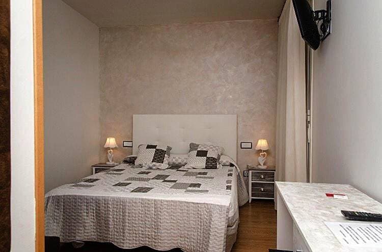 Hostal Don Rodrigo 1