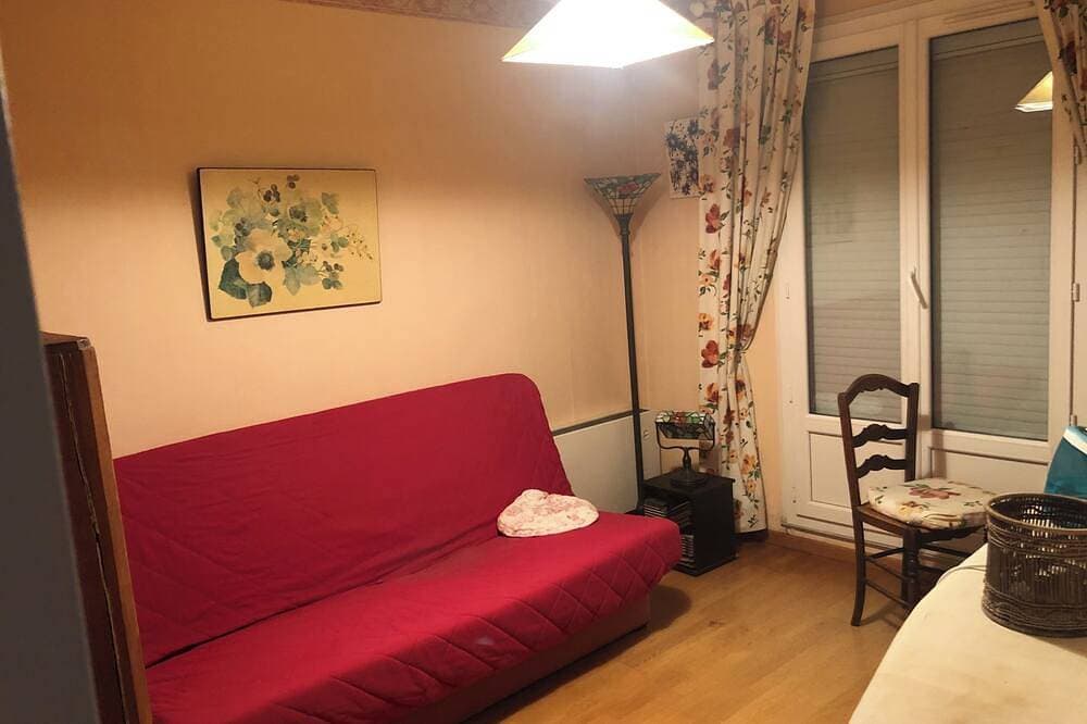 Foto 7 von 16: House 3 bedrooms Garden south view Fields Carrefour School Swimming pool Bus Rouen on foot
