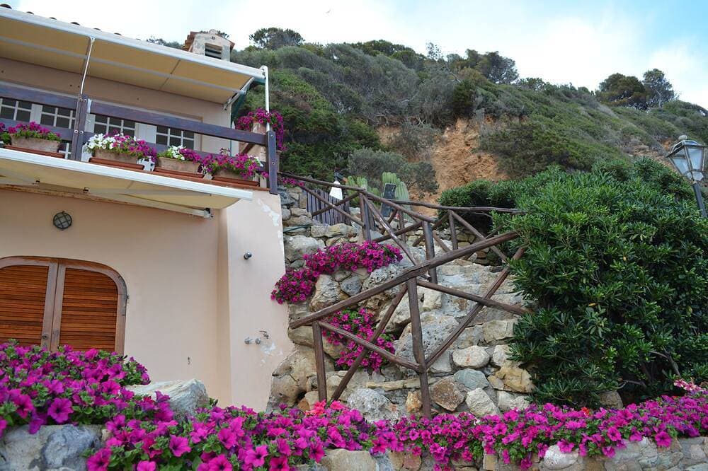 Foto 6 von 30: Eine erstaunliche Ferienwohnung direkt am Meer in der Toskana Monte Argentario Blick