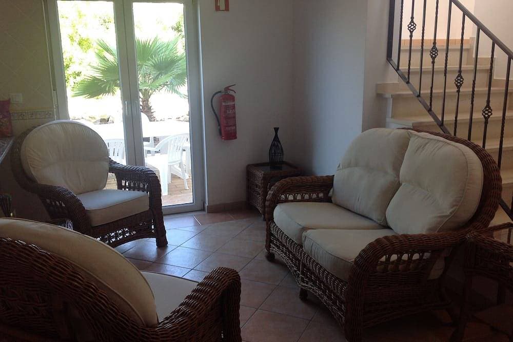 Foto 9 von 29: Luxuriöse Villa, privater beheizter Pool, Klimaanlage, WLAN, sichere geschlossene Gärten