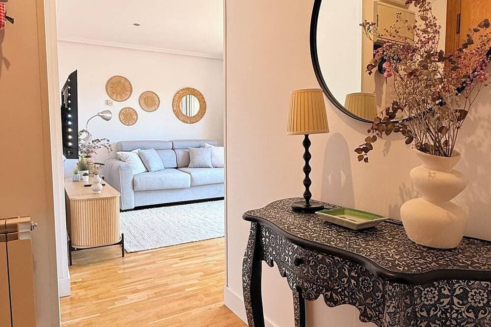 Foto 9 von 20: Hórreo Apartment in downtown Cangas with a terrace and mountain views.
