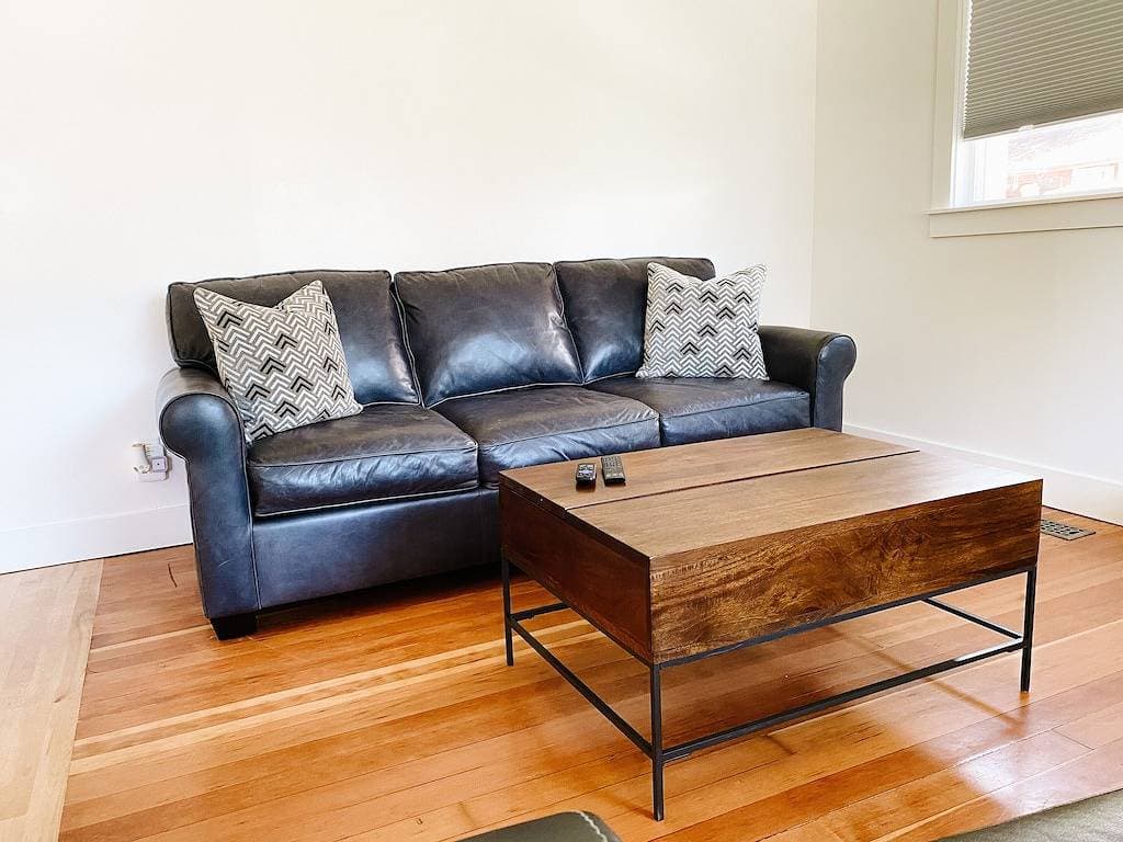 Foto 5 von 19: Ogdens East Bench // Luxusausstattung // Ganzes Haus!