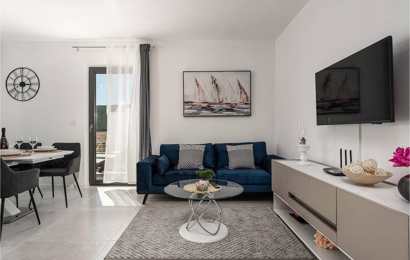 Foto 11 von 50: Apartment am Meer mit Terrasse, WLAN und Parkplatz – nur wenige Schritte von der Küste und dem Stadtzentrum entfernt