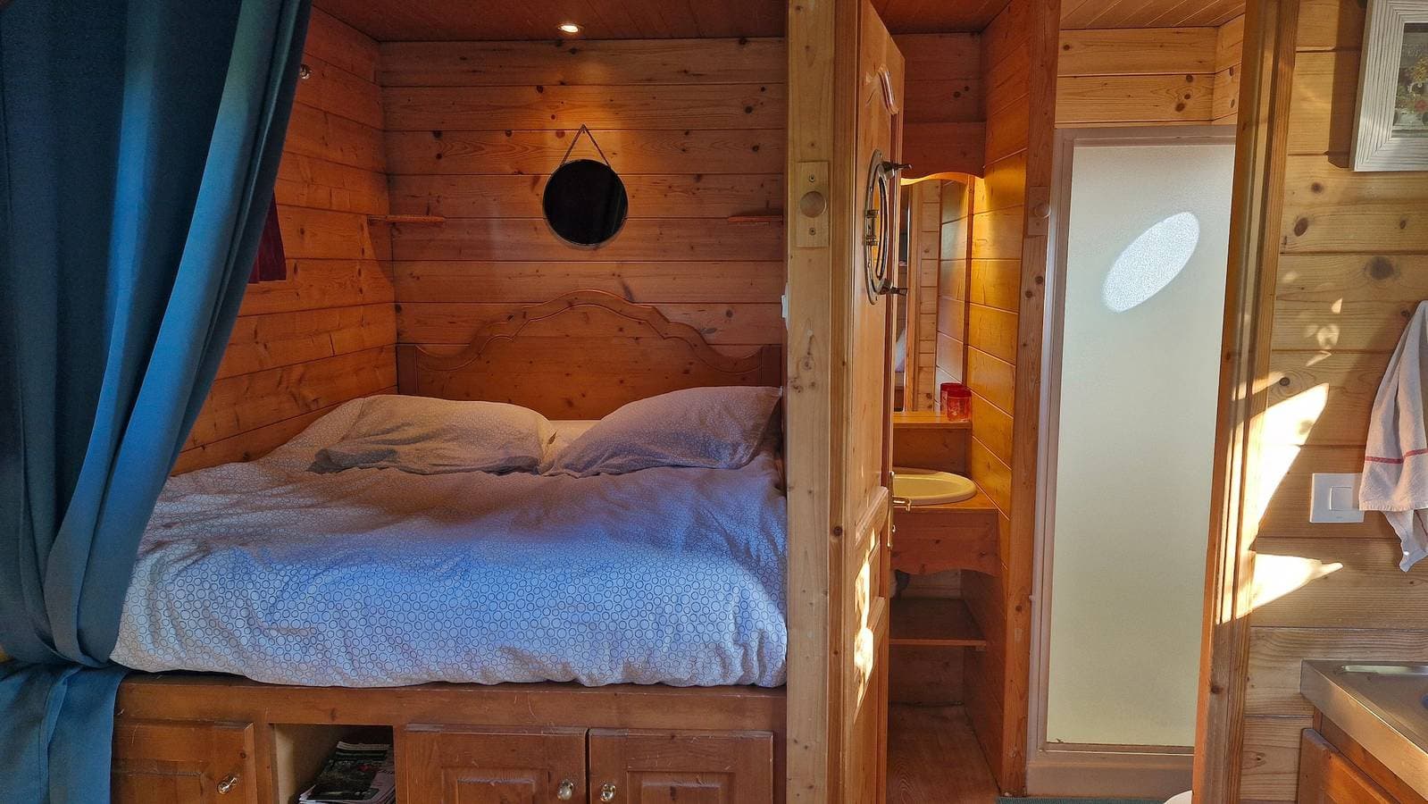 Foto 12 von 25: Gîte 'Bohème en Roulotte' nahe Honfleur mit Pool