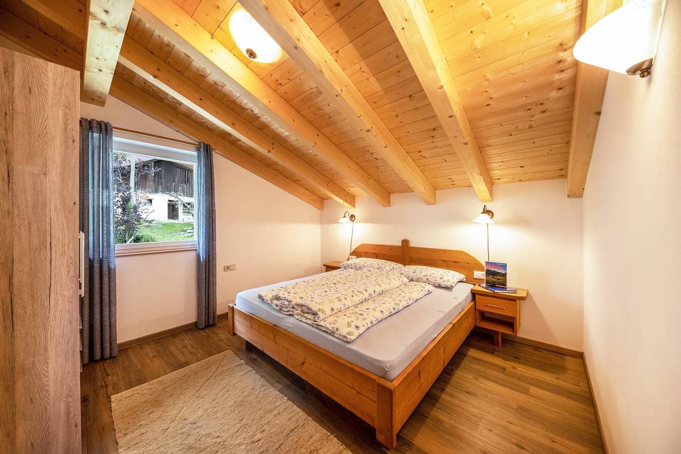 Foto 9 von 29: Ferienwohnung "Panoramawohnung Annaheim" mit Bergblick, Balkon & Garten