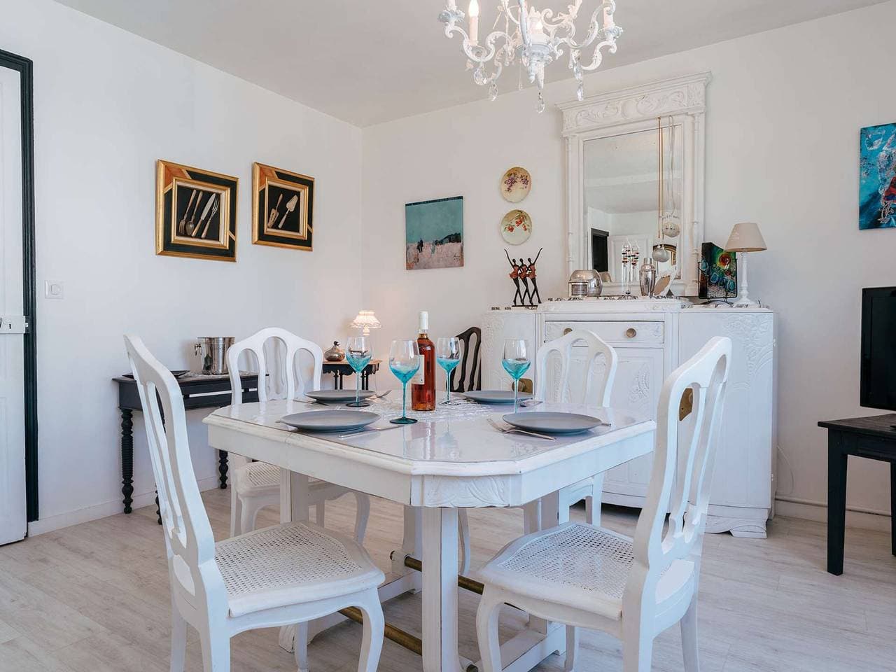 Foto 5 von 17: Carnac - Stilvolles 2-Zimmer-Apartment für 4 Personen - 50m zum Strand - WLAN