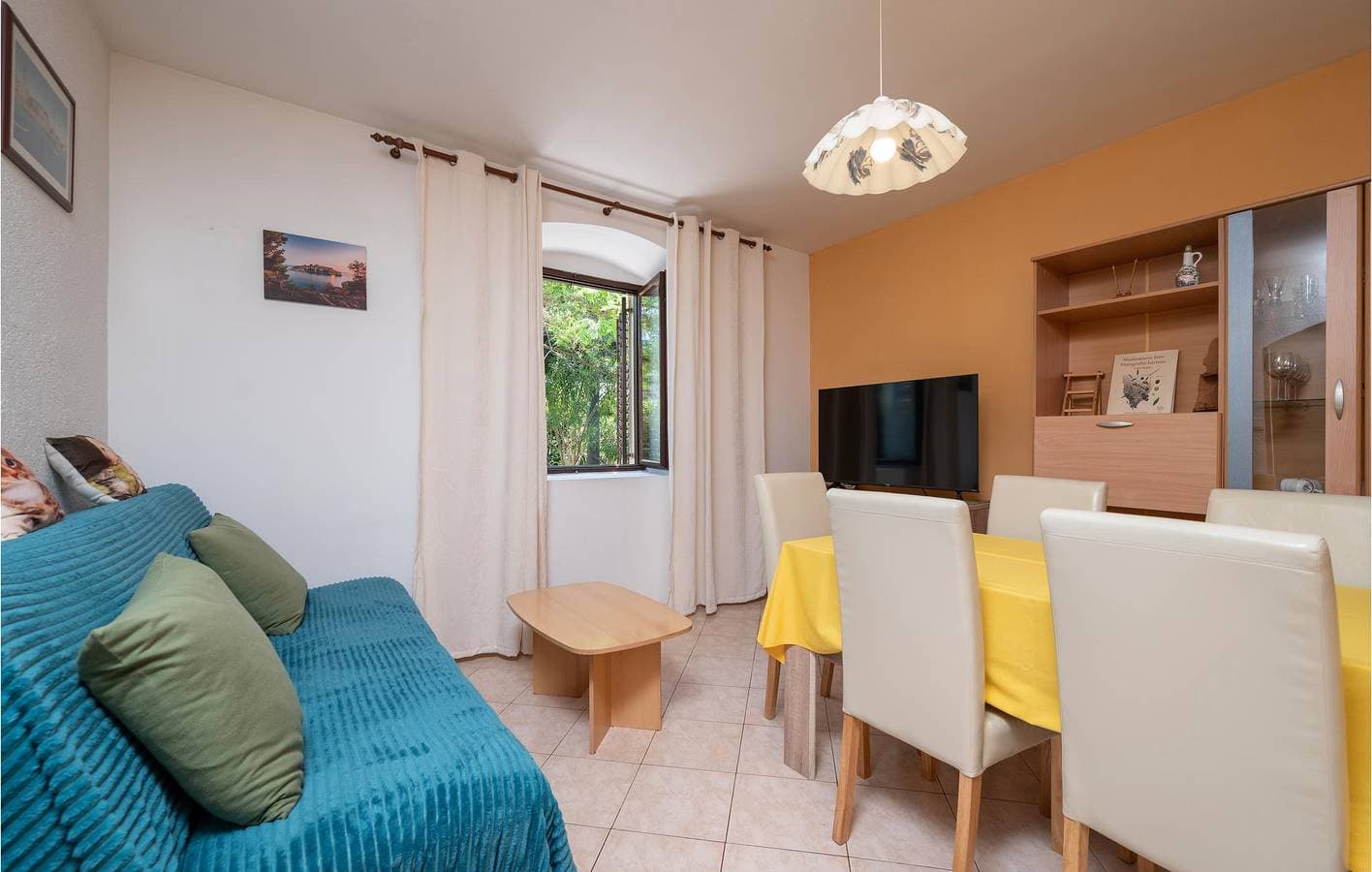 Foto 5 von 23: Gemütlich, 2,5 km von der Küste entfernt – moderne Wohnung mit Terrasse und kostenlosen Parkplätzen