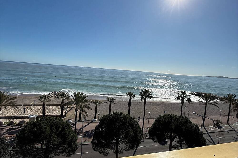 Foto 13 von 18: Évasion Azuréenne - T2 high floor with panoramic sea view in Cagnes-sur-Mer