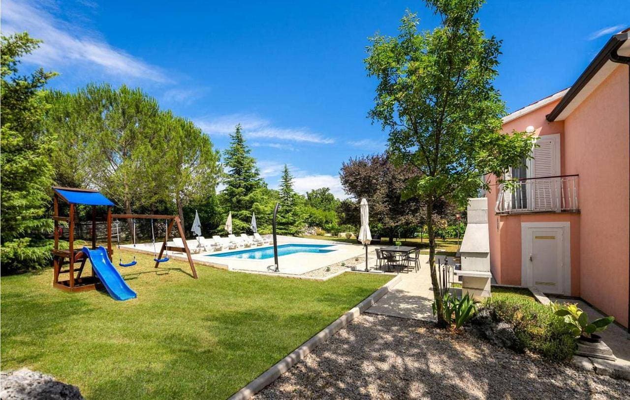 Foto 5 von 23: Three-Bedroom Holiday Home