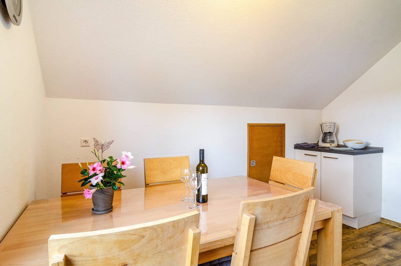 Foto 12 von 36: Ferienwohnung "Am Birnbaum" mit schönem Balkon und WLAN