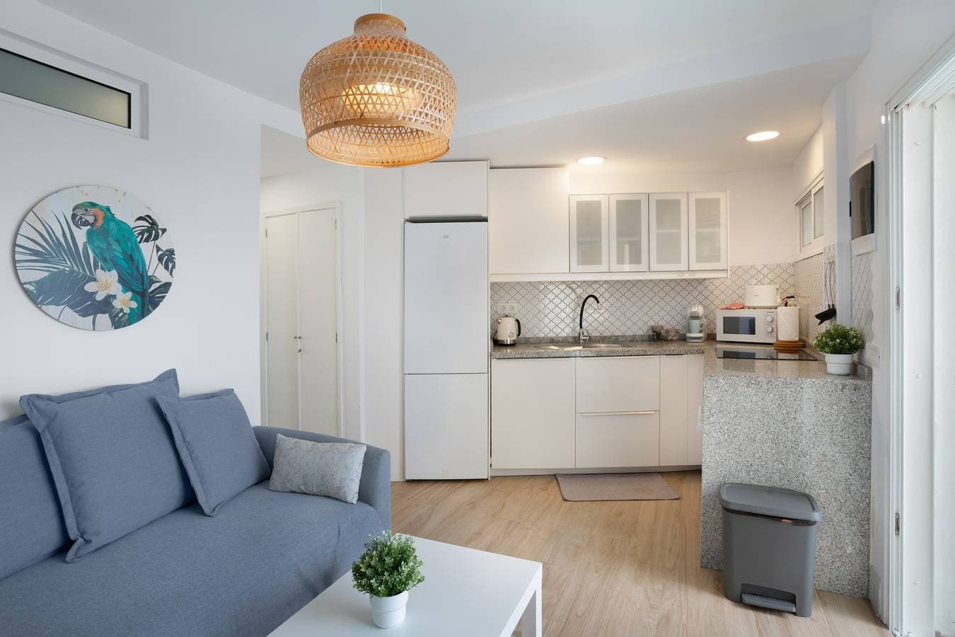 Foto 5 von 23: Ferienwohnung 'Flipper 302' mit Meerblick, Gemeinschaftspool und WLAN