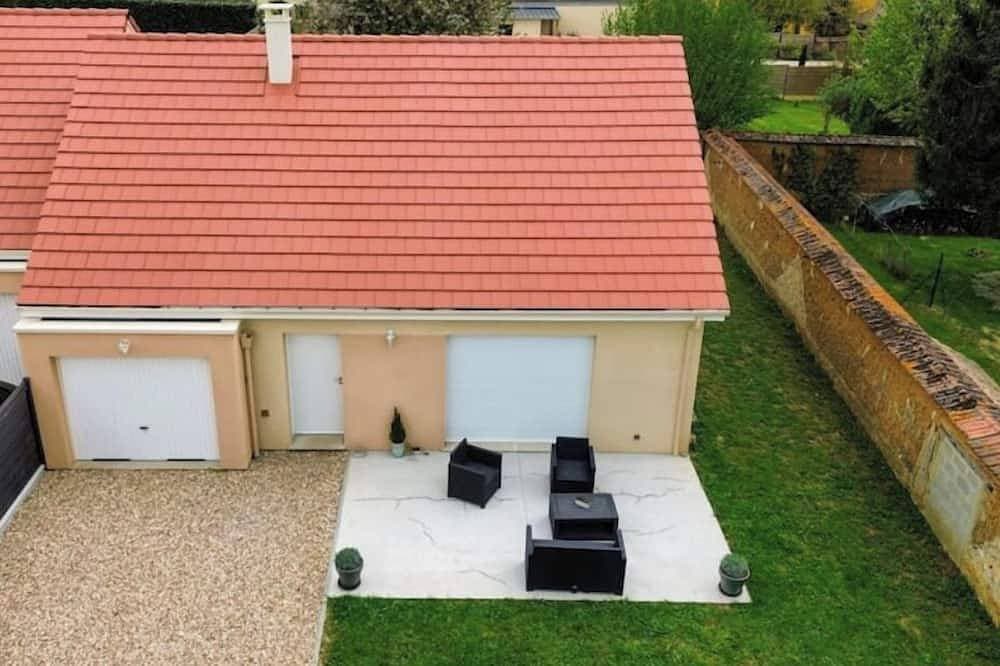 My little house: out of sight, out of mind 1