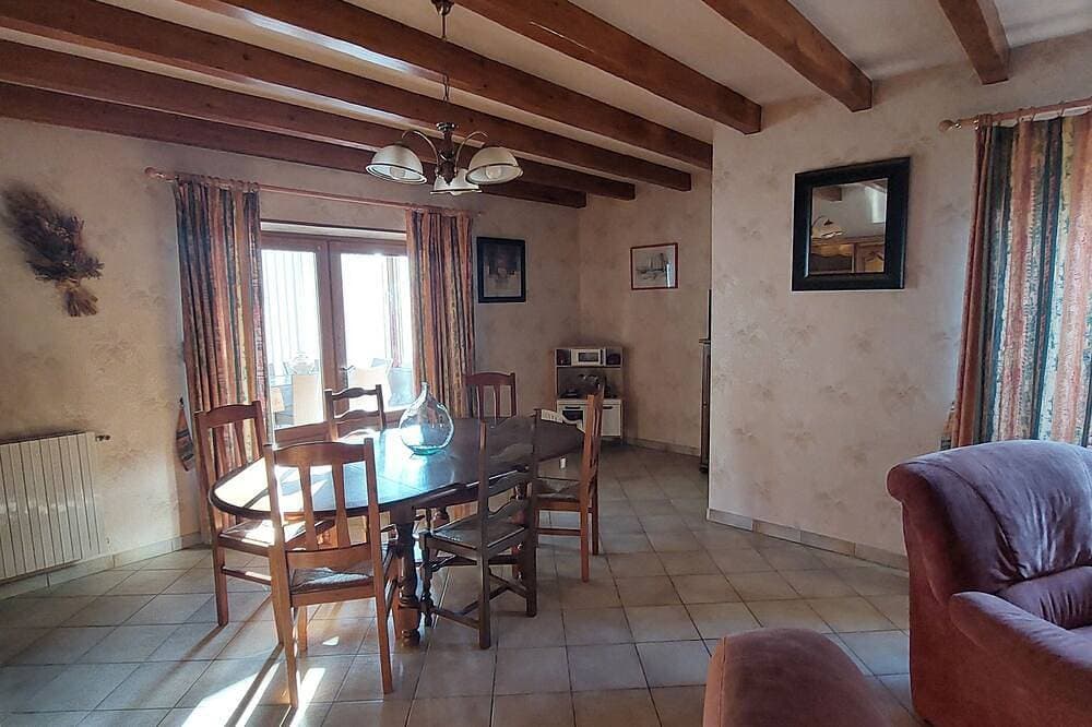 Foto 11 von 30: Spacious stone house nestled in a small hamlet