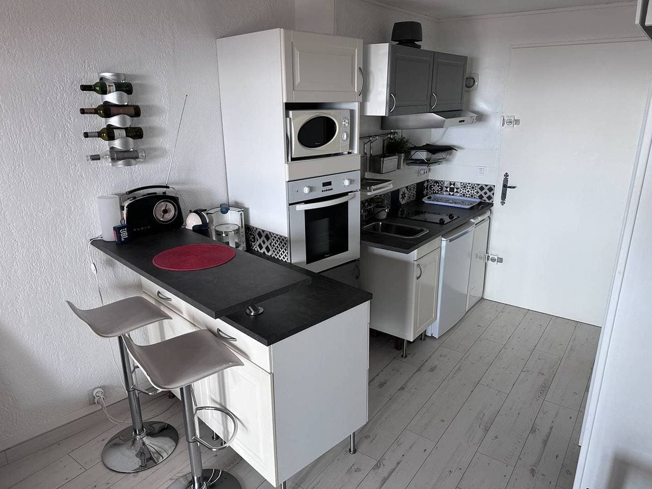 Foto 6 von 10: 2-Zimmer-Wohnung nahe dem Meer mit Pool und Parkplatz
