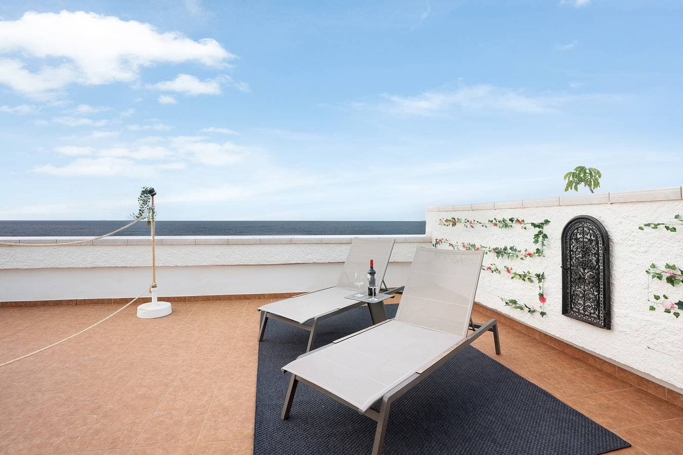 Foto 6 von 32: Ferienwohnung "Casa Hola Mar" direkt an der Küste mit Infinity-Blick auf das Meer