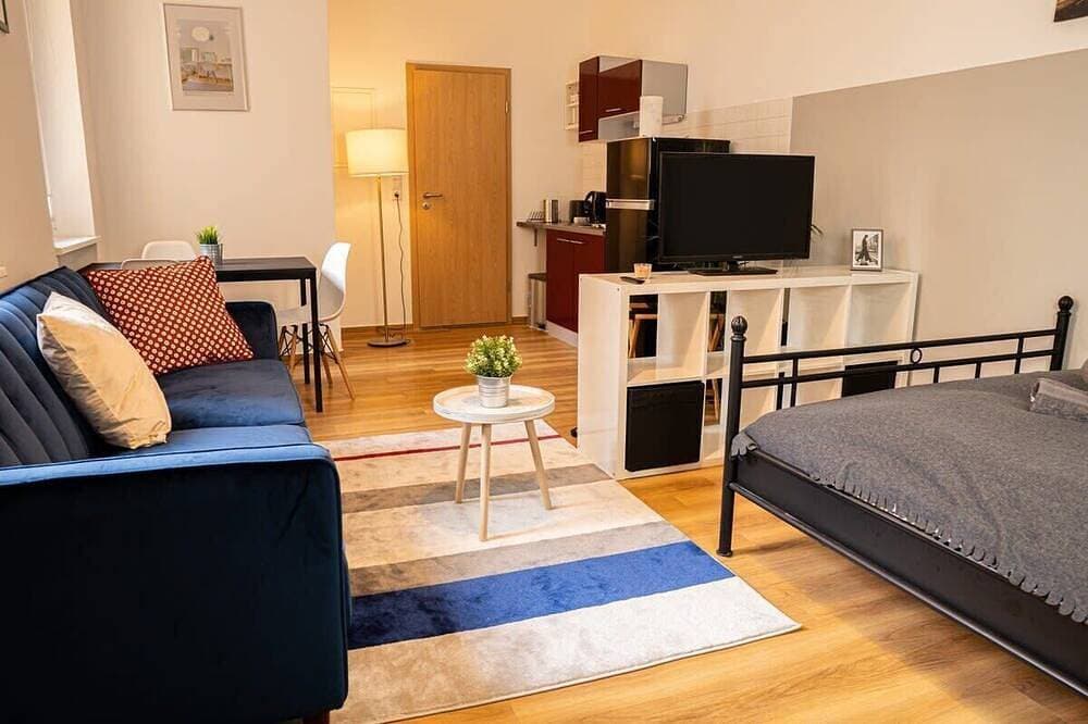 Foto 2 von 14: FullHouse | Halle | T28 Wolf Apt.