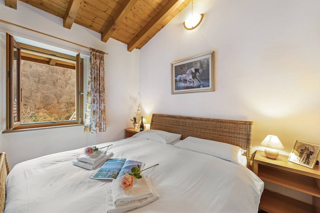 Foto 5 von 31: Casa Lara: Cosy Alpine Home Near Lugano + Garden (Sleeps 5)