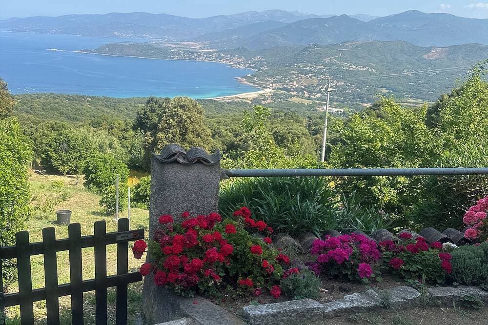 Foto 7 von 15: Rez de Villa 5 min from the beach.15/20 min from Ajaccio