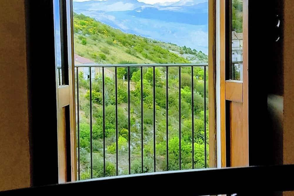 Foto 13 von 14: Experience authentic Abruzzo! Fedora's House in Capestrano, your ideal retreat.