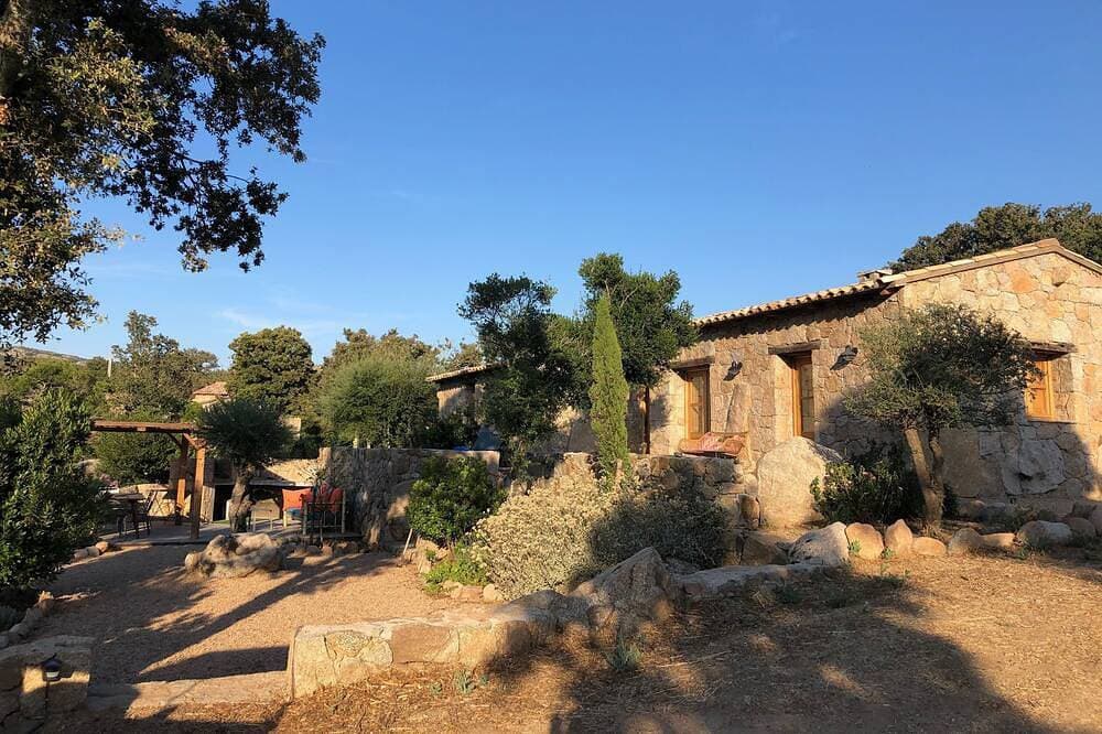 Foto 9 von 30: Schafstall Schwimmbad. Beheizt, charmant und komfortabel, 15 Minuten von Porto Vecchio entfernt