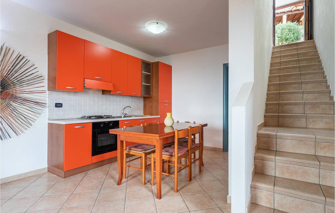 Foto 8 von 27: Apartment mit Meerblick, Parkplatz, Küche und Strand in der Nähe