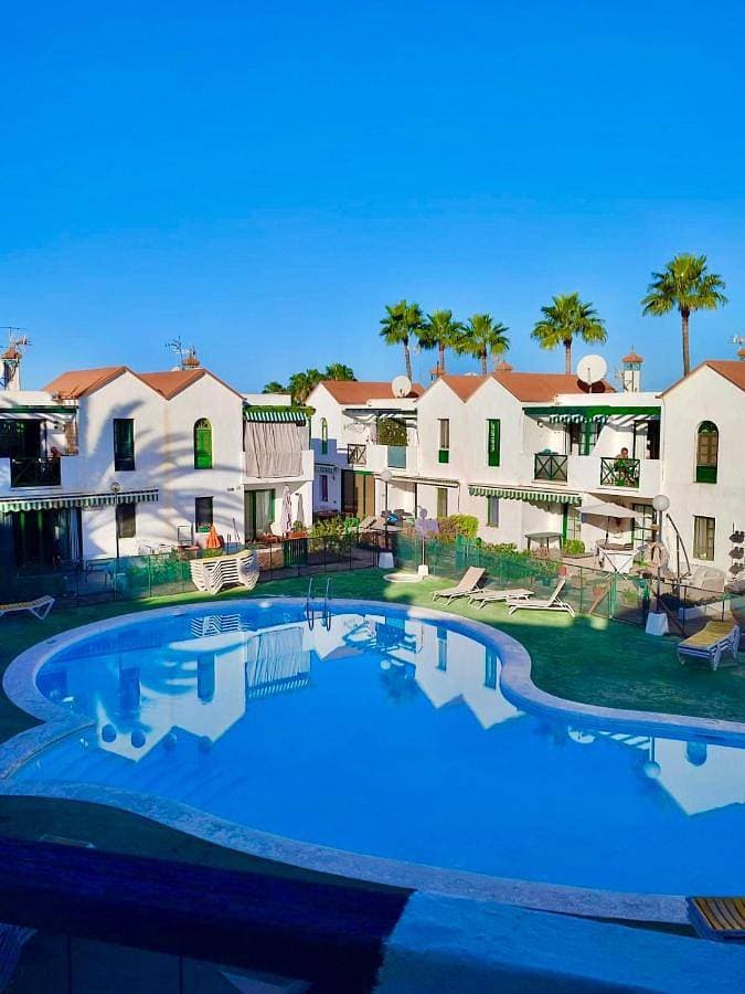 Apartment Laura near Europa Center and Amadores beach, Free WiFi 1