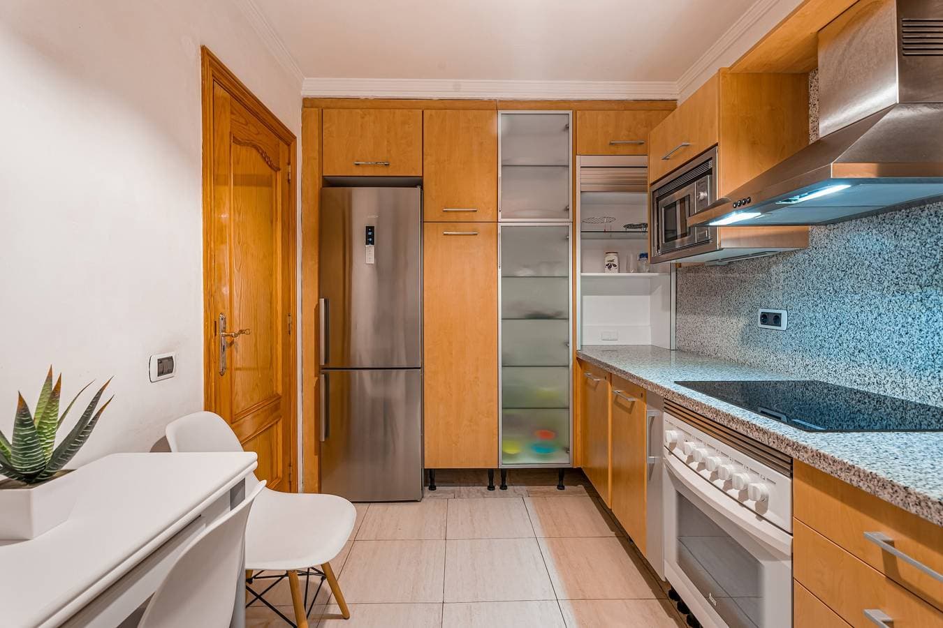 Foto 10 von 27: Ferienwohnung 'Ceyla 214' mit Meerblick, privater Terrasse und WLAN