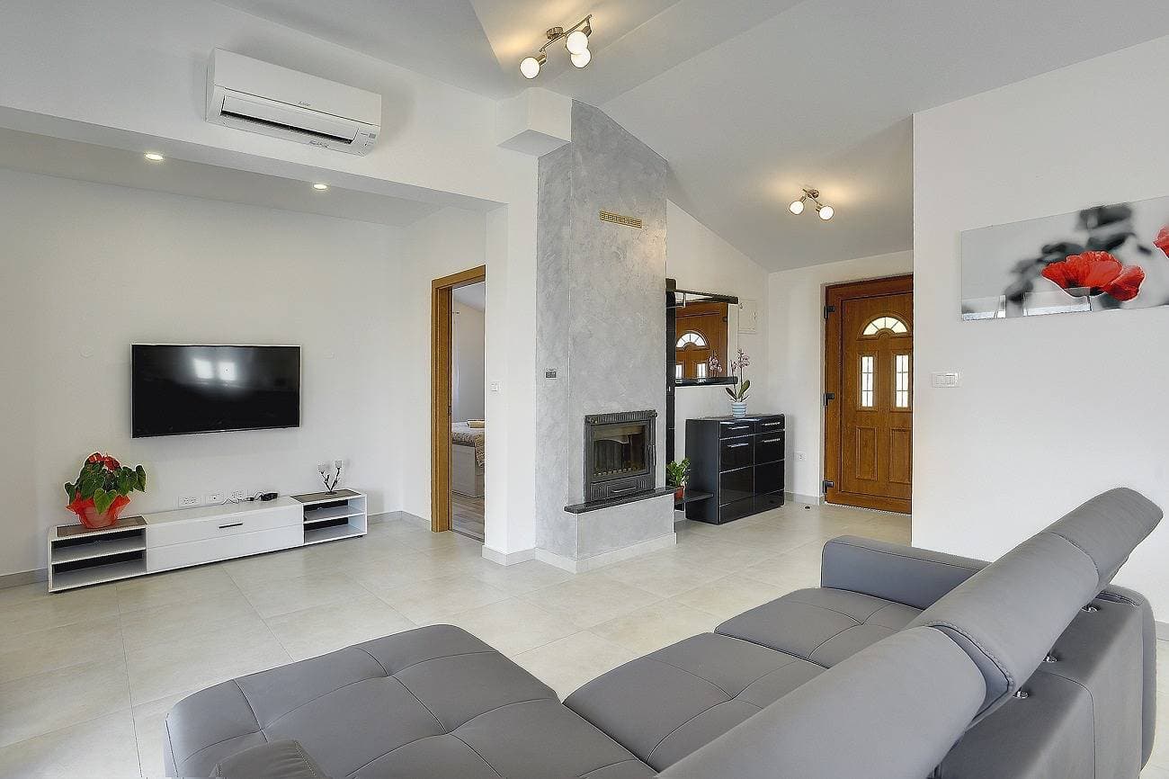 Foto 8 von 27: Sonnige Villa mit Privatpool, Jacuzzi, Ping-Pong, Spielplatz, Babybett