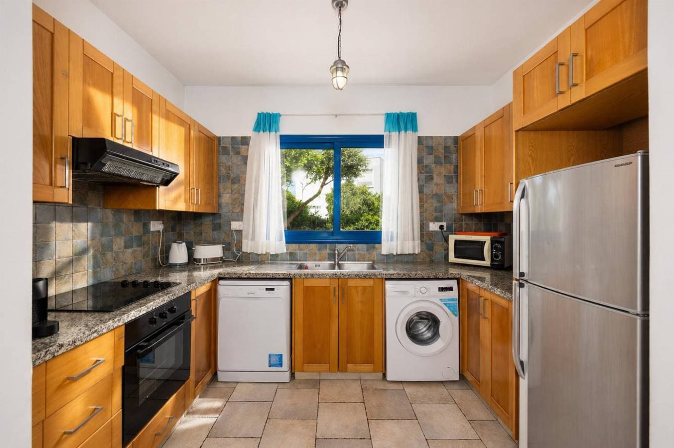 Foto 7 von 22: Villa für 6 Personen mit Balkon