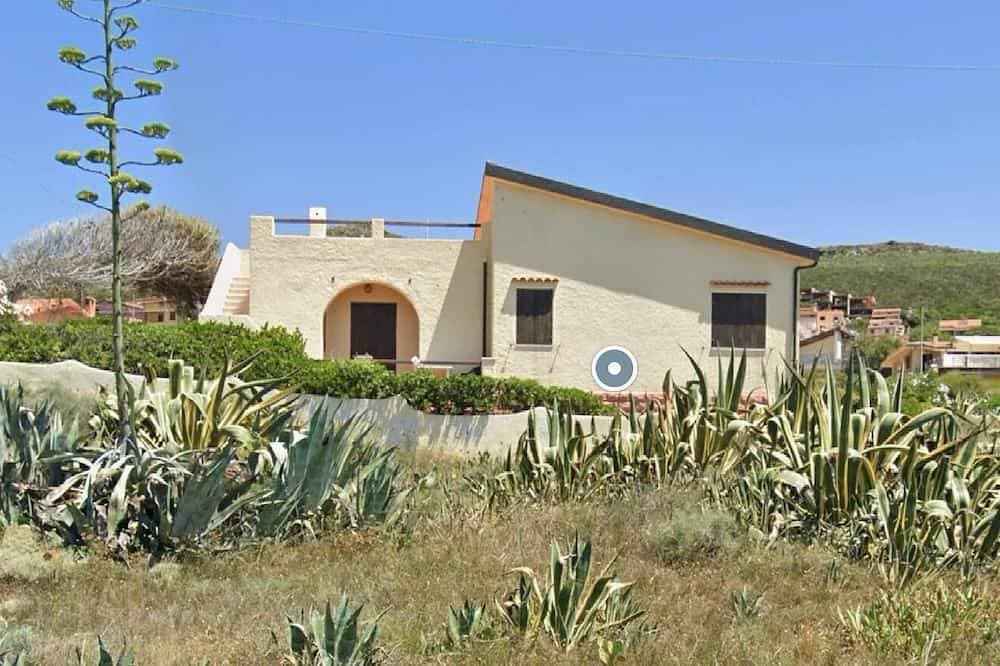 Foto 2 von 15: Haus am Meer – nur wenige Schritte zum Strand, mit Garten & Terrasse