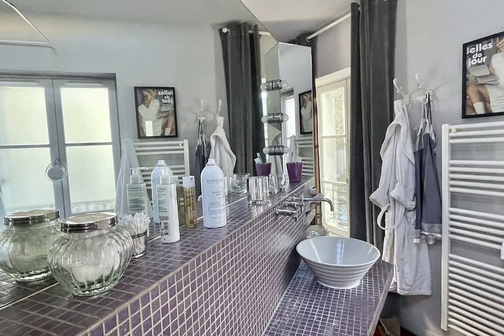 Foto 7 von 30: Nation: Einfamilienhaus: 2 Schlafzimmer + kostenlose Parkplätze in atstraße.
