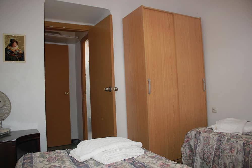 Foto 4 von 19: Sitges: Sol Penthouse WLAN, mit großer Terrasse mit Meerblick. Ab 50 € / Nacht