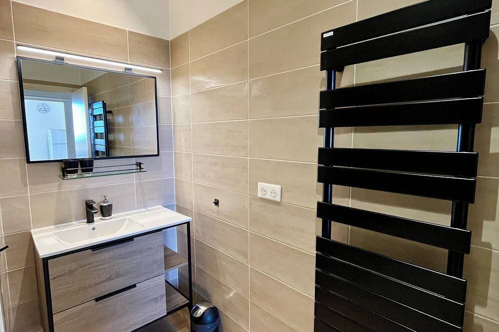 Foto 4 von 17: Magnificent 2p apartment in a villa with sea view, terrace & private parking.