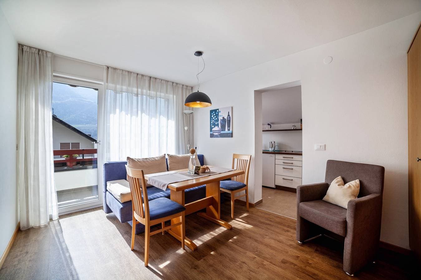 Foto 3 von 23: Ferienwohnung "Schnitzer - Enzian" mit Bergblick, WLAN, Balkon & Garten
