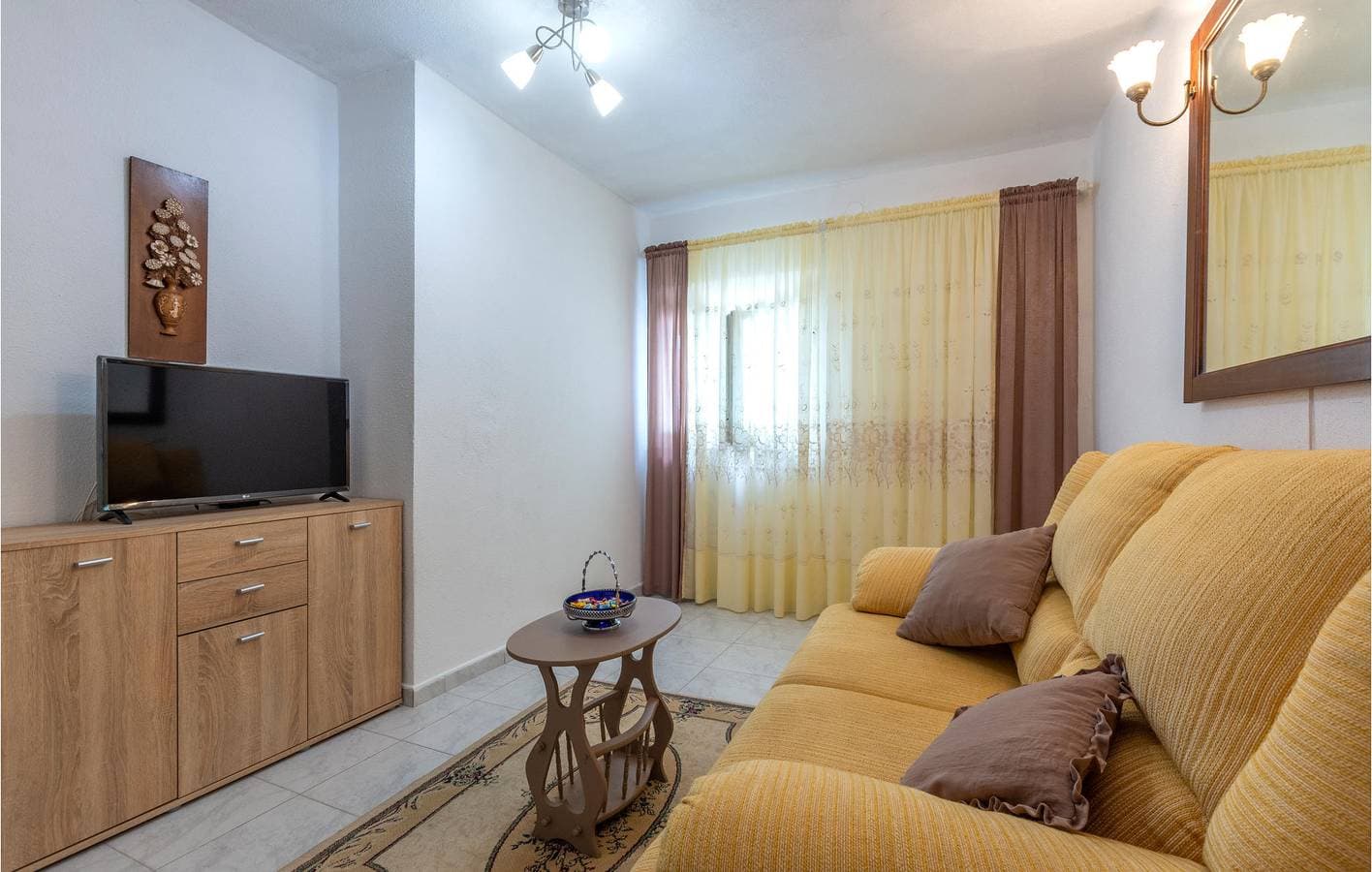 Foto 4 von 31: Gemütliche Ferienwohnung mit Terrasse, WLAN und Parkplatz in der Nähe der Küste von Sucuraj
