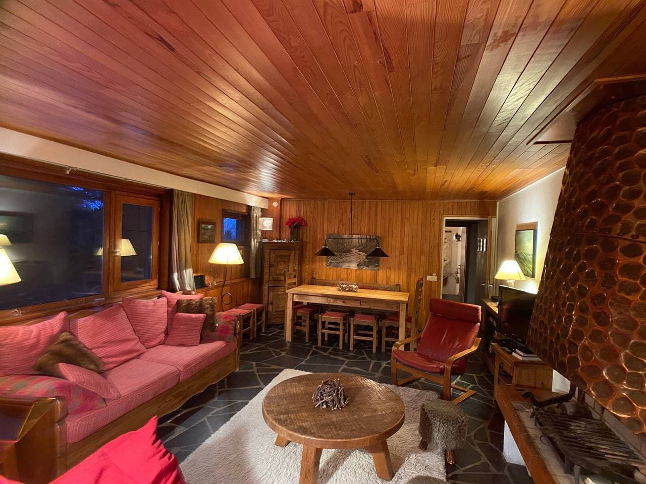Foto 4 von 20: Ferienwohnung 'Courchevel 1850' mit Bergblick, privater Terrasse und Wi-Fi