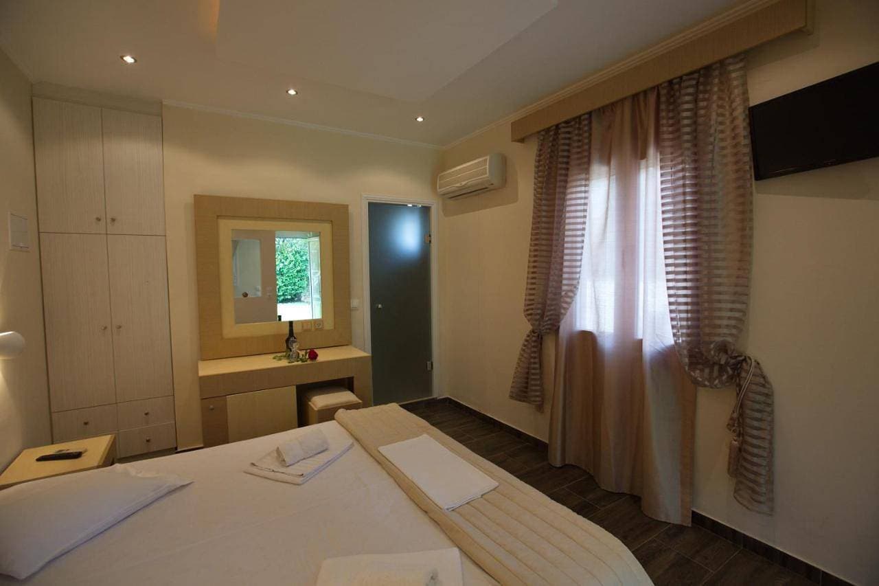 Foto 11 von 15: Double or Twin Room with Car Package