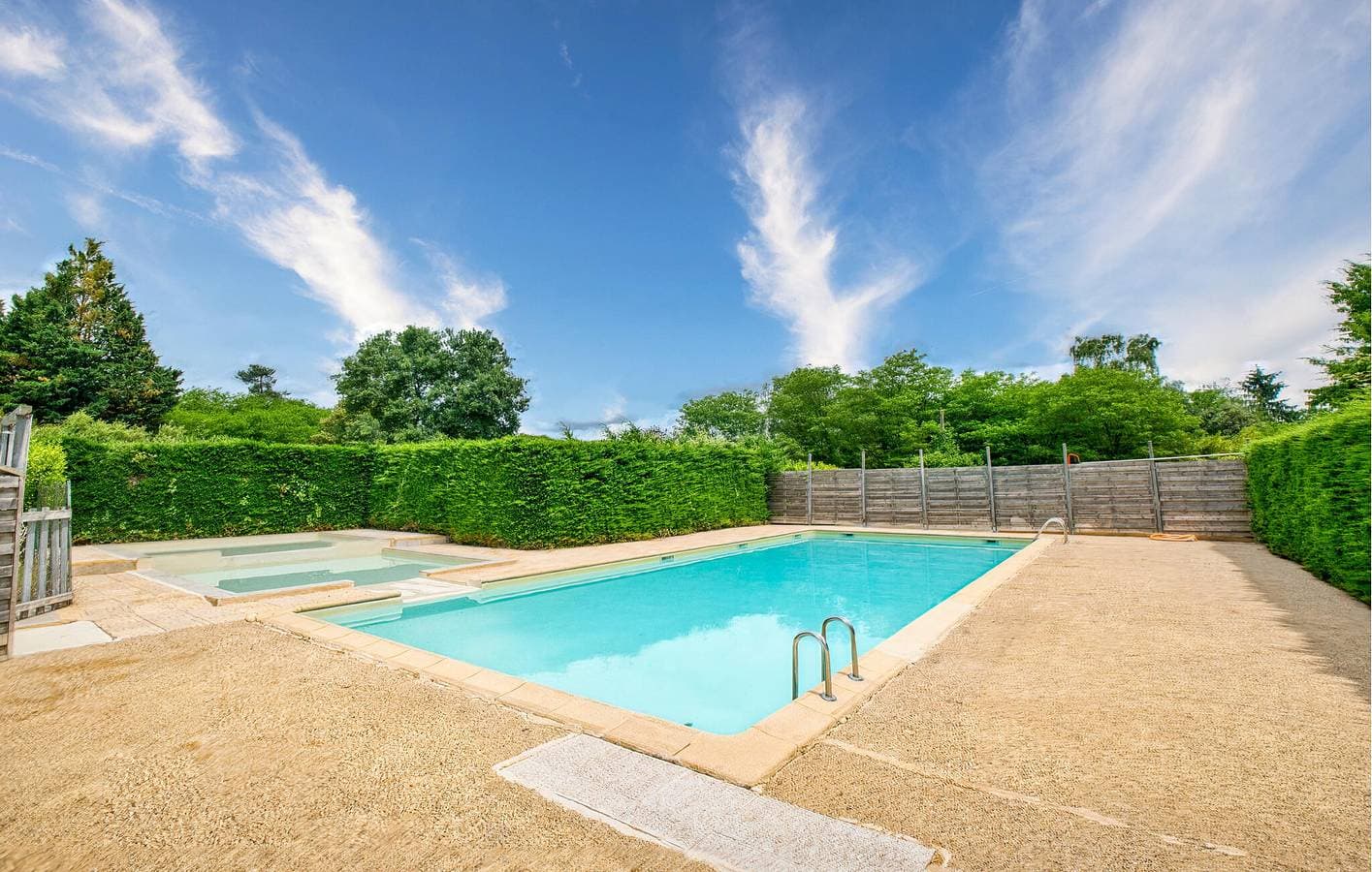 Foto 13 von 27: Gemütliche Wohnung mit Pool und Garten, 1,5 km von Saint-Crépin-et-Carlucet entfernt