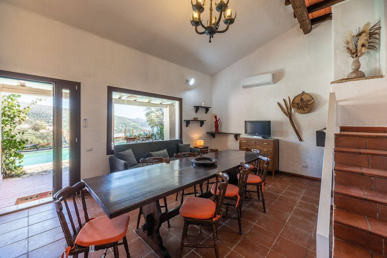 Foto 13 von 42: Ferienhaus für 6 Personen mit Pool