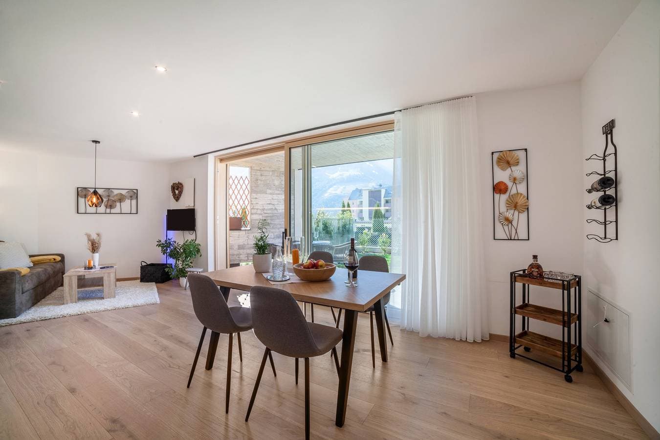 Foto 9 von 34: Adler Living Gartenwohnung mit Bergblick, privatem Garten und WLAN