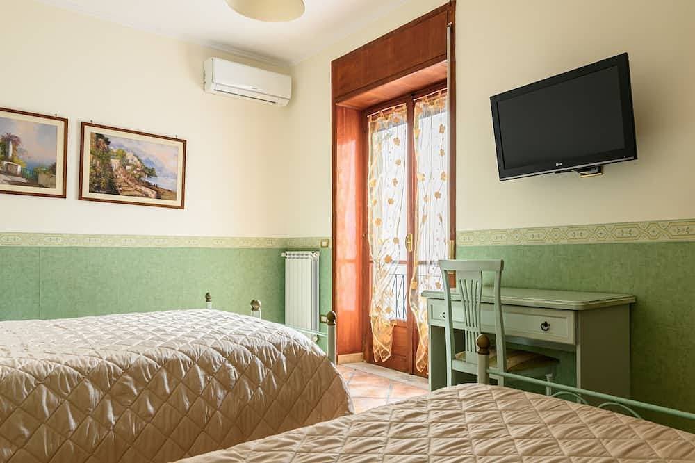 Foto 4 von 30: Apartment-Standard-Eigenes Badezimmer-Blick zur Meerseite-Casa Carolina Maiori