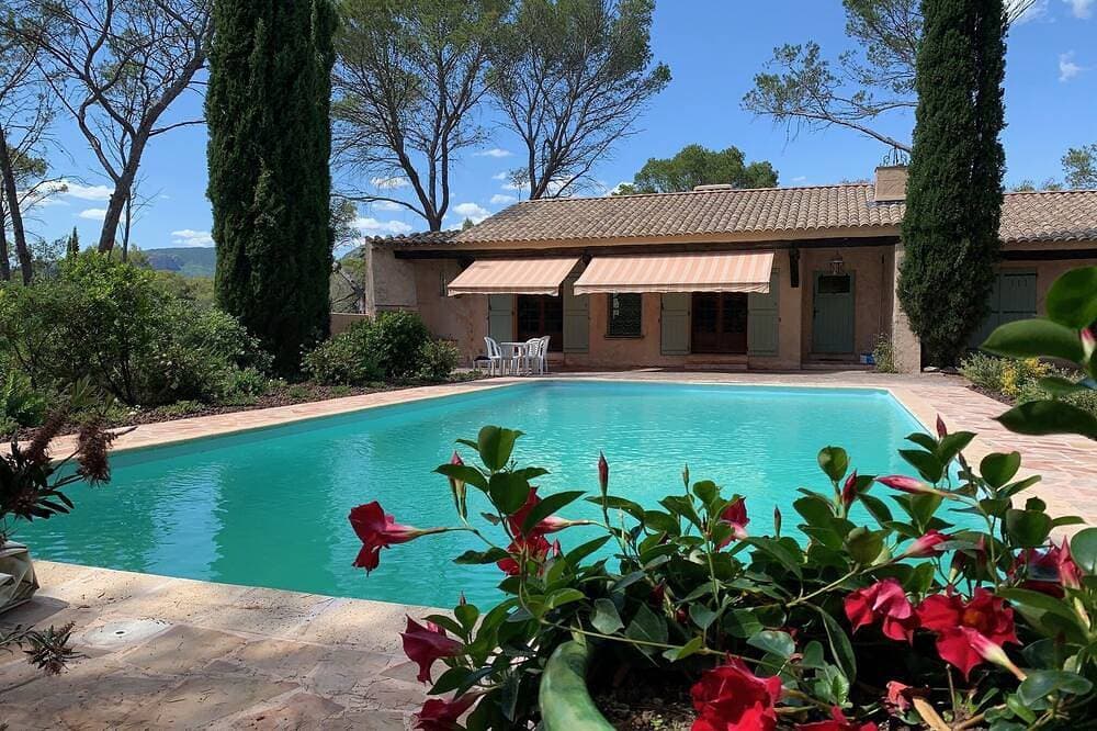 Villa mit einem großen Pool in der Wildnis ~ in der Nähe des Meeres 1