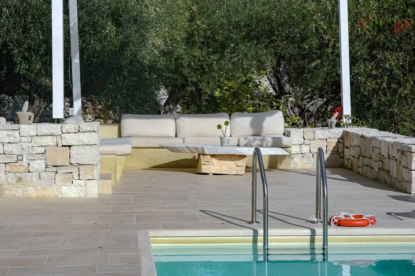 Foto 9 von 24: Villa für 4 Personen mit Balkon