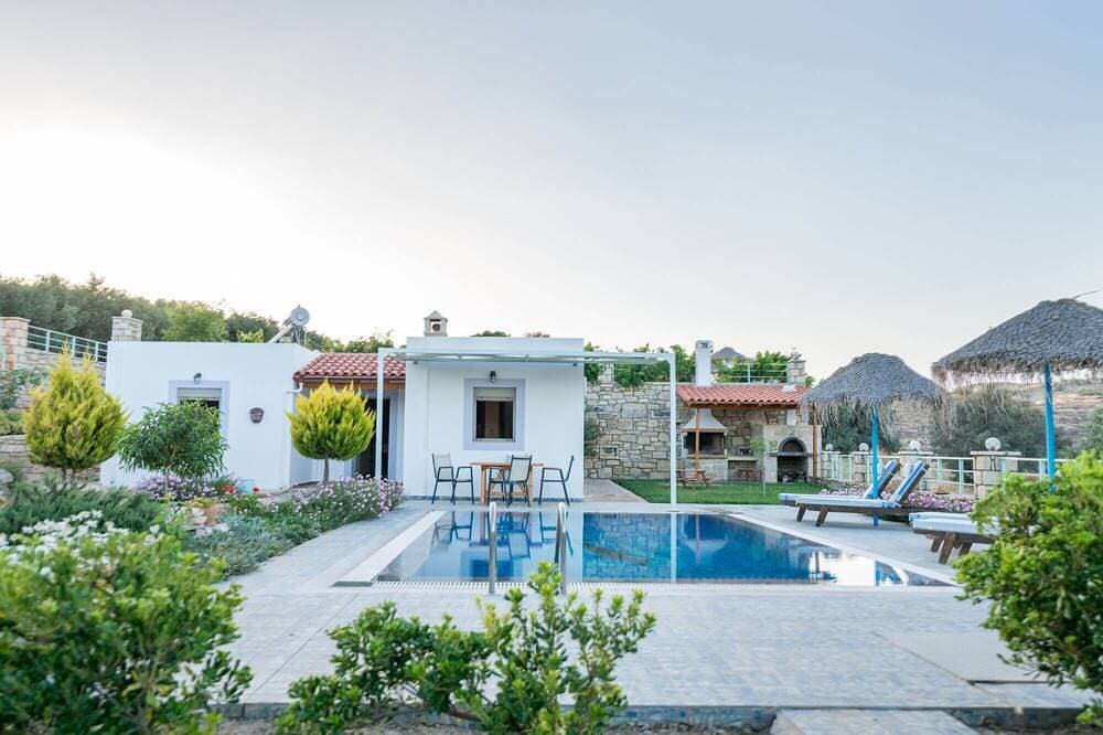 Ruhige voll ausgestattete Villa Erato, Pitsidia - Garten, Swimmingpool, Grill, Wifi 1