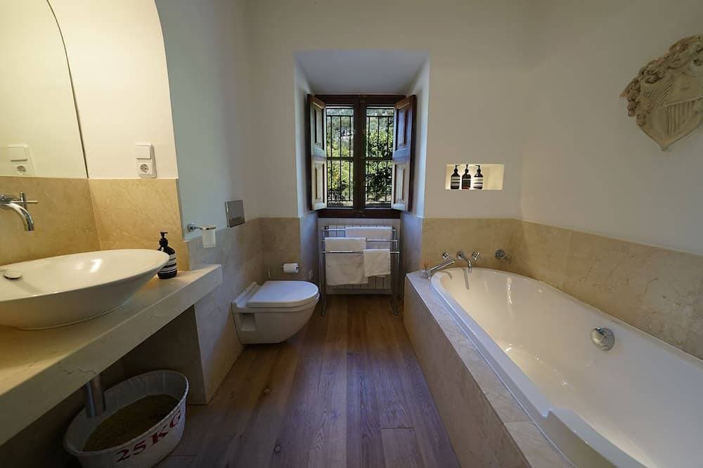 Foto 6 von 30: Stylish mansion in an enchanting garden in Biniaraix for 10 people