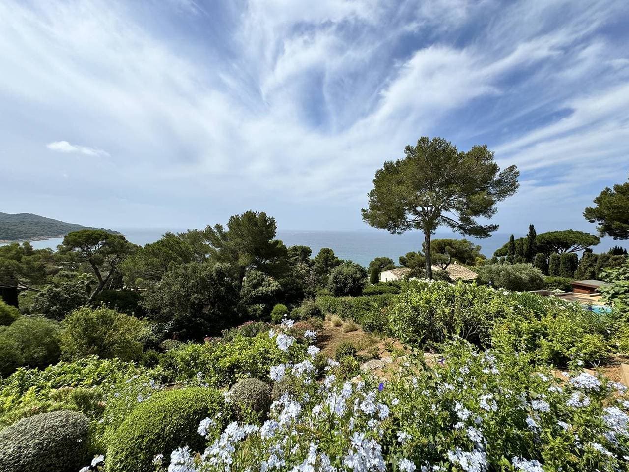 Renovierte Villa nahe Gigaro-Strand, Meerblick, Terrasse 1