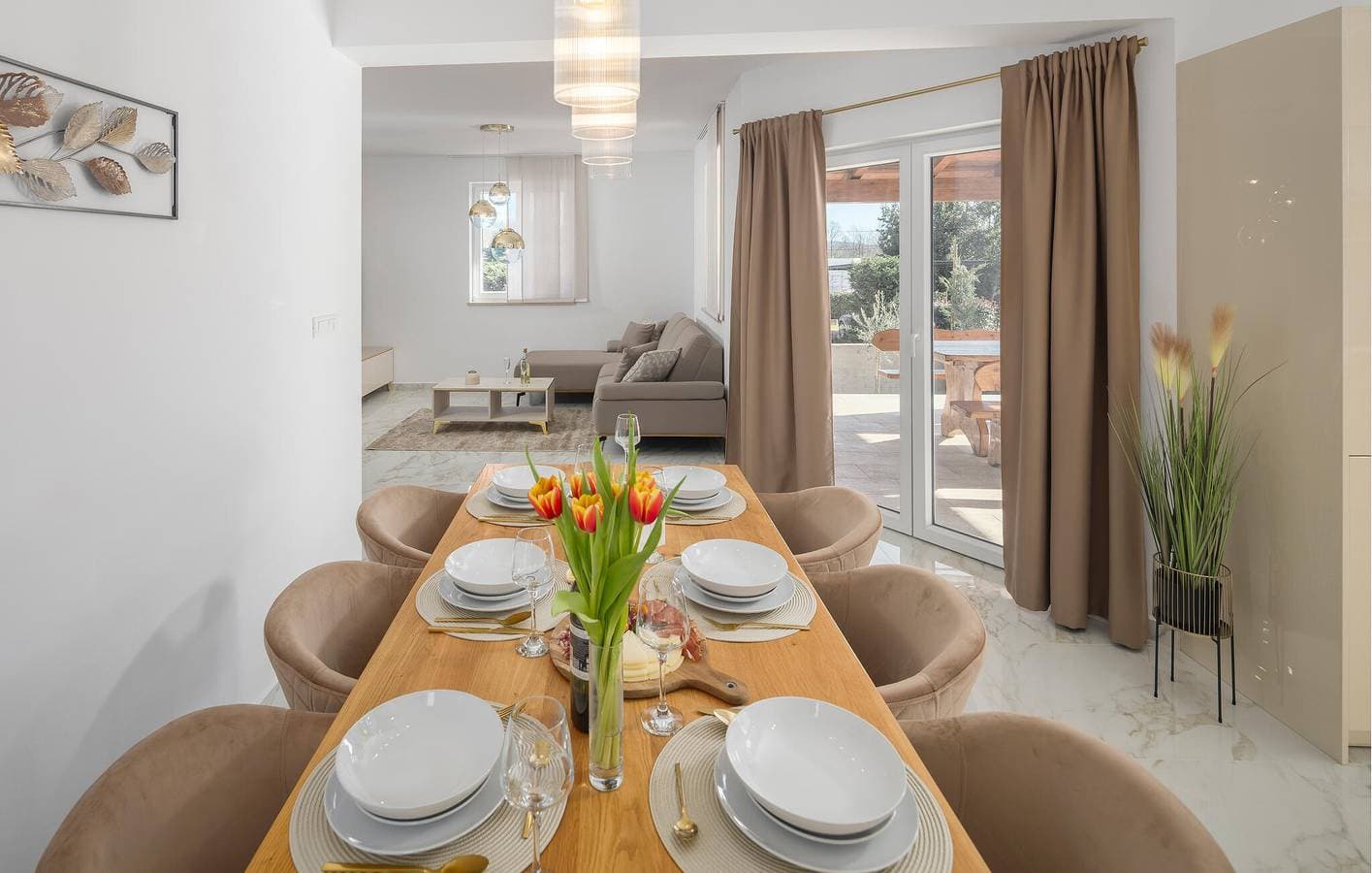 Foto 9 von 43: Gemütliche 2-Zimmer-Wohnung in der Nähe des Stadtzentrums mit Pool und Terrasse